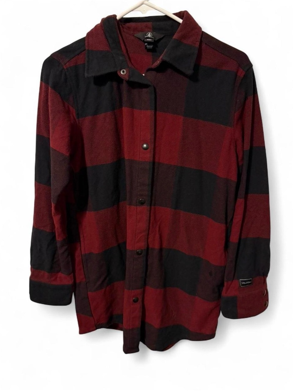 Volcom Black & Red Plaid Flannel Shirt Sleeve Detail